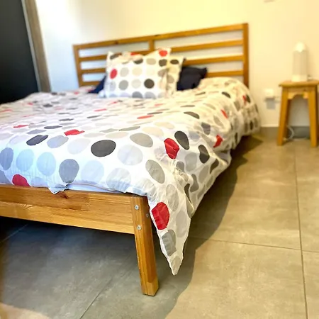 Charming With Bedroom Area Valleiry