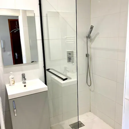 Апартаменты Charming With Bedroom Area Valleiry